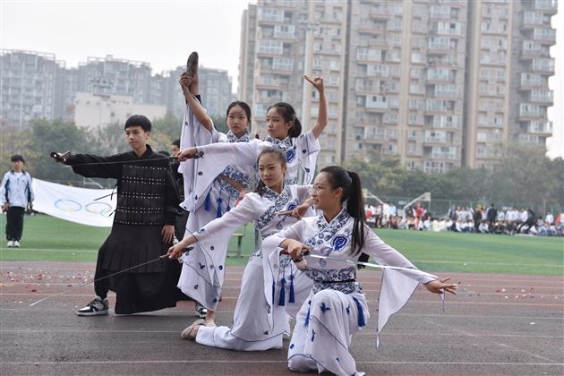 穿越古今展我文化素养 激情运动绽放最美青春 ——棠外初中部举行第十五届田径运动会