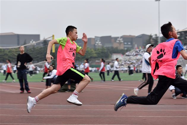 穿越古今展我文化素养 激情运动绽放最美青春 ——棠外初中部举行第十五届田径运动会