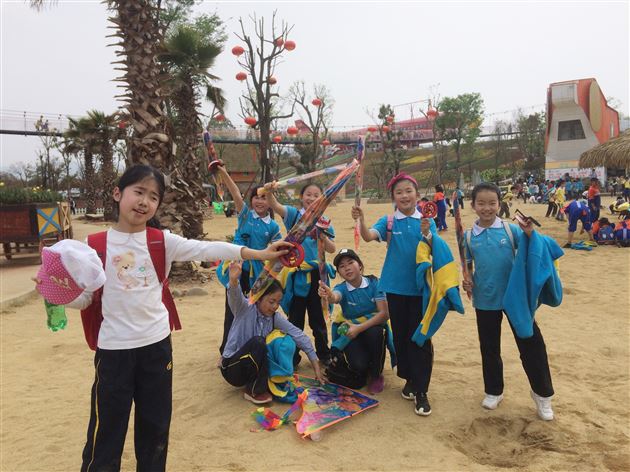 漫步童话森林 感受趣味童年