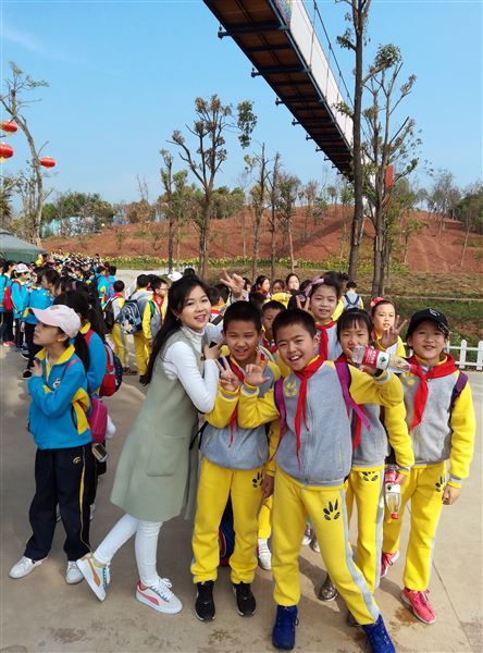 漫步童话森林 感受趣味童年