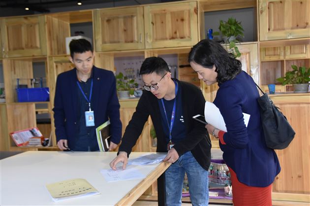 省教科所专家莅临棠外附小指导科技组工作