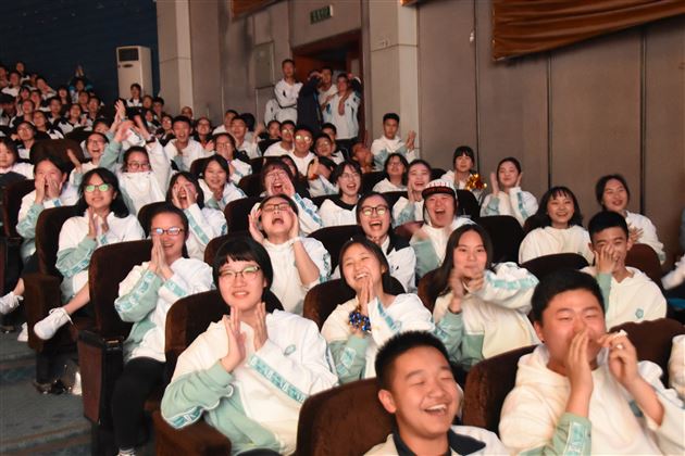 高2017级举行“相约春天，唱响校园”歌咏比赛——棠外高中学生综合素质培养系列活动</p><p>　　