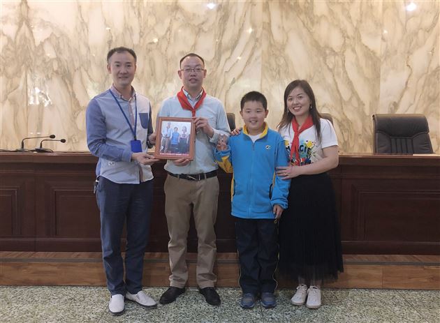 学习礼仪 提高素质--记棠外附小三年级家长义工课堂