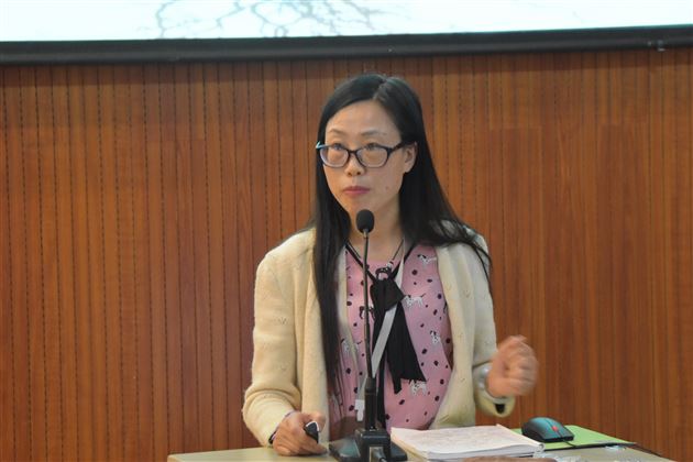 懂法律讲师德细管理促学风——初中支部召开全体党员大会