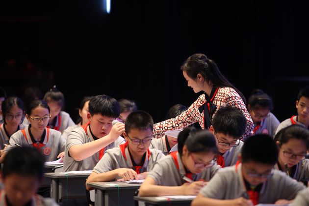 喜报：棠外杨冬梅老师斩获全国第三届“初中群文阅读教学现场课大赛”特等奖