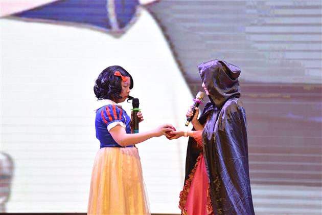 初中部隆重举办外语艺术节