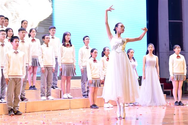 用诗歌吟诵时代的辉煌——高中综合素质培养系列活动