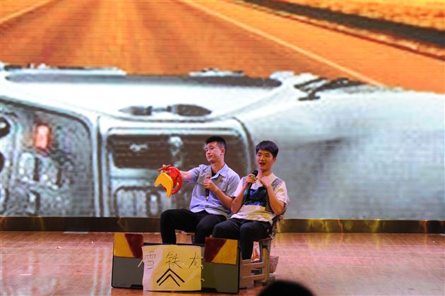 话剧小舞台有你“剧”精彩——高中举行学生综合素质培养系列活动