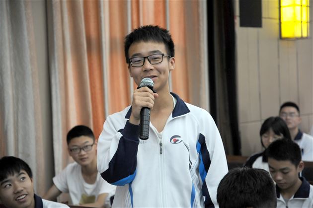 青年励志引领奋进——棠外成功举办2018五四庆典·棠外修身大讲堂·青年励志讲坛