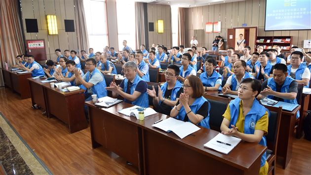 四川省青少年机器人竞赛裁判员资格认证暨首届城市青少年机器人联谊赛赛事培训在棠外举行