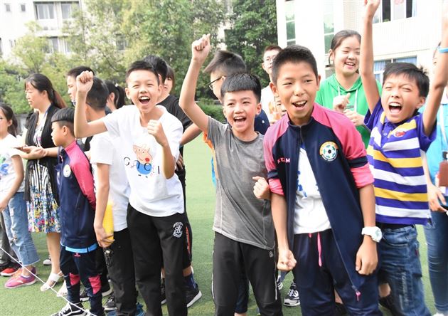 速度与激情——记棠外附小科技节系列活动飞叠杯比赛