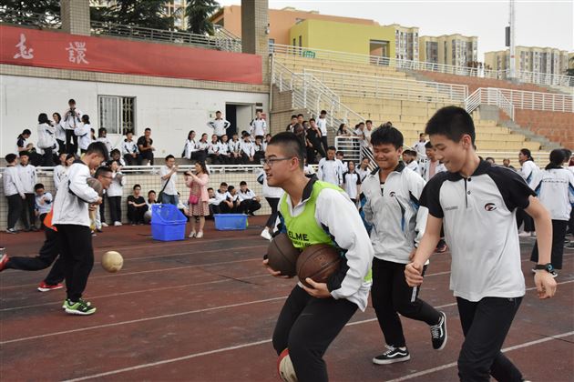 奋斗不止运动不息——记棠外初三趣味运动会