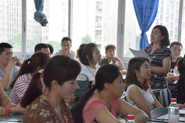 家校共育助梦远航——记初一年级家长开放日