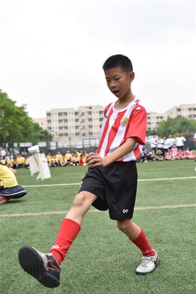 英格兰U19国家青年足球队到棠外交流访问