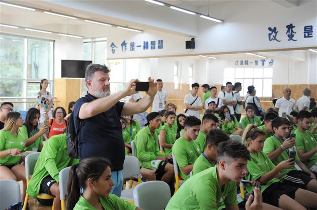 阿根廷足球代表团到棠外交流访问