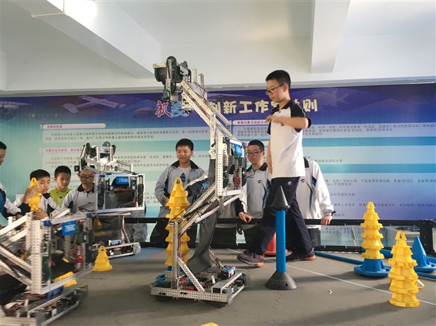 棠外初中机器人代表队获省赛一等奖并代表四川省参加全国总决赛