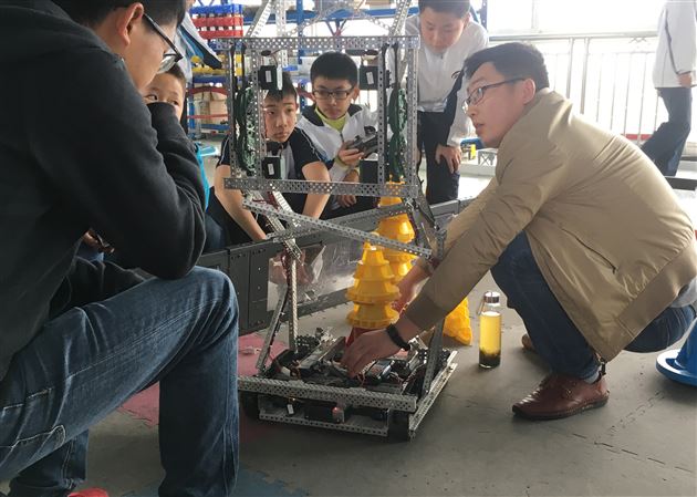 棠外初中机器人代表队获省赛一等奖并代表四川省参加全国总决赛