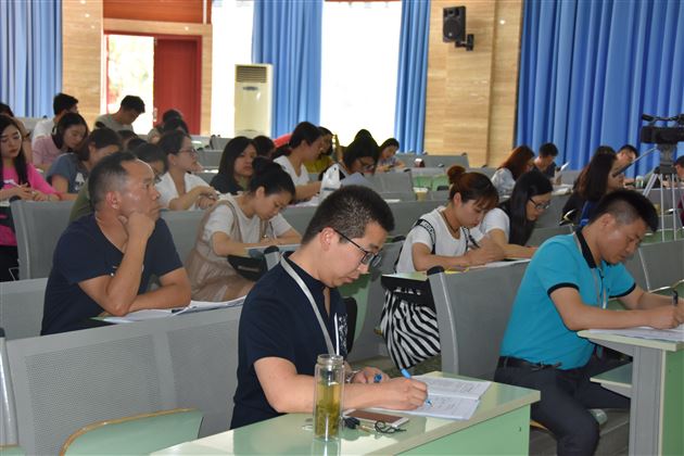 初高中语文学科联合教研活动顺利开展