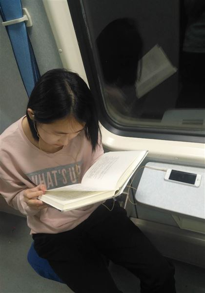 一路笙歌日月饯行——棠外高2018级学子顺利踏上北京研学之路