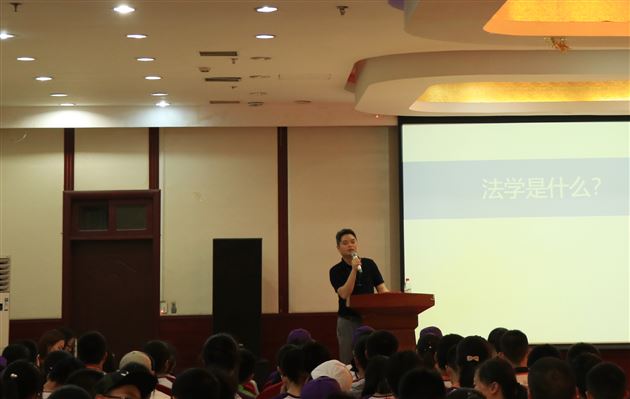 做梦想家，发现更棒的自己——棠外高2018级师生们顺利抵达北京并参加开营仪式