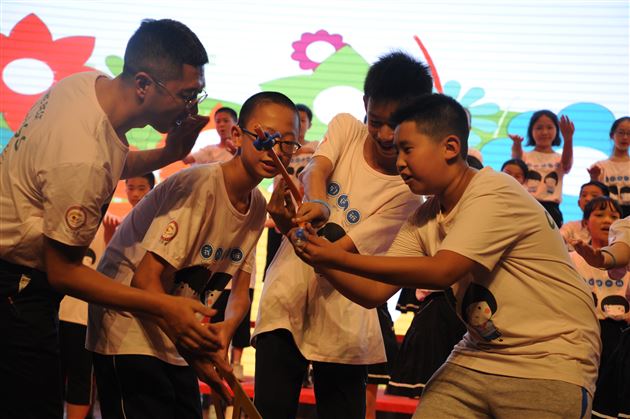 感谢世上爱我的人和我爱的人——棠外附小隆重举行2018届学生毕业典礼