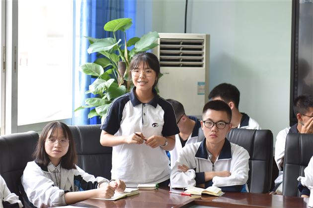 资深学霸支招，共话高三备考——王浸伊、钟宇辰与棠外高2016级学生进行学习经验交流