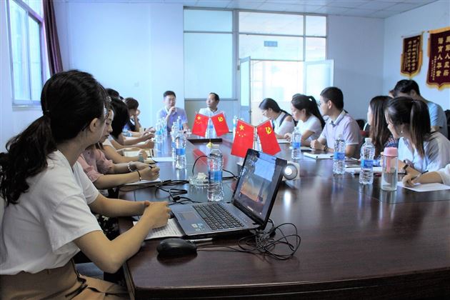 听花儿绽放的声音——记棠外高2018级新进教师培训之成长分享暨年级寄语