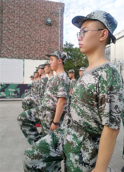 炼钢淬火，百折不挠，争当优秀训练标兵——记棠外高2018级新生军训