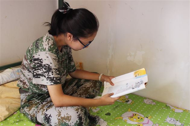 炼钢淬火，百折不挠，争当优秀训练标兵——记棠外高2018级新生军训