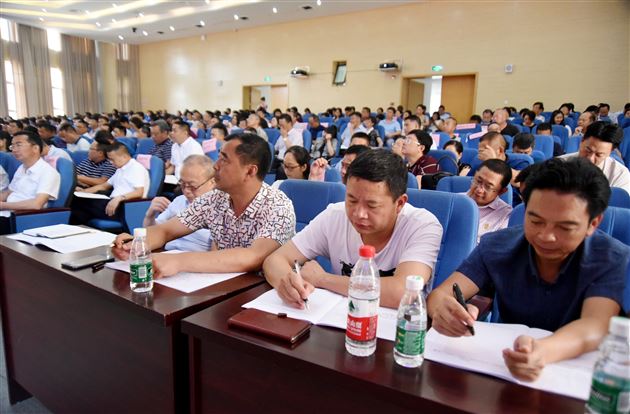 棠外党委在双流区校（园）长专题培训会议上做交流发言