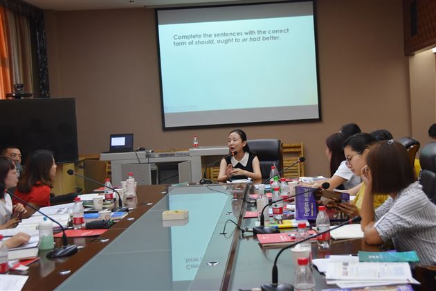 棠外高中英语组举行“新教材·新教法”专题培训活动