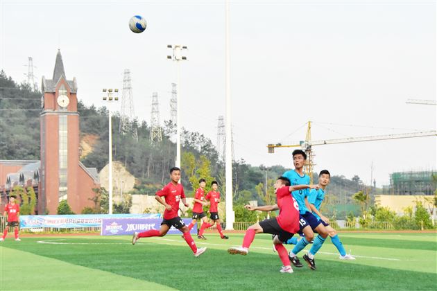 我校高中男足队获2018四川省校园足球总决赛高中男子组冠军