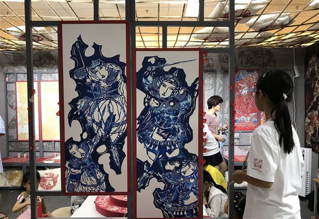我校学生《沐阳》、《轻舞》两幅烙画作品喜获2018年四川省第九届中小学生艺术展演活动一等奖