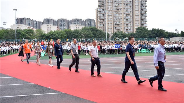 继往开来谋新局承上启下续辉煌——棠外高中部2018——2019学年度开学典礼暨教师节庆祝表彰大会