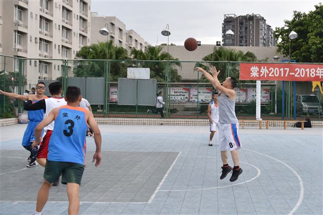 以最动感的步伐诠释我们的节日