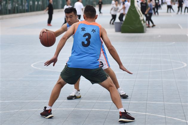 以最动感的步伐诠释我们的节日