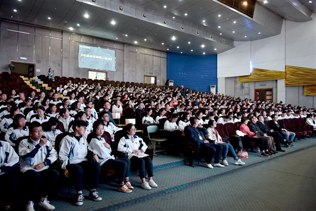 追溯天府文化起源感悟金沙遗址魅力——记棠外第13期修身大讲堂