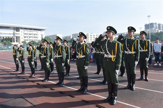 风展红旗美如画情驻我心永爱她——棠外第十四届新老国旗班交接仪式