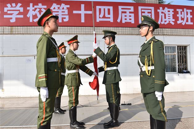 风展红旗美如画情驻我心永爱她——棠外第十四届新老国旗班交接仪式