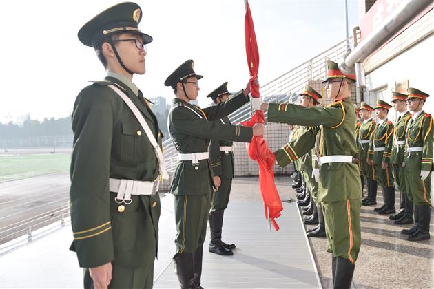 风展红旗美如画情驻我心永爱她——棠外第十四届新老国旗班交接仪式