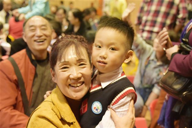 萌娃敬老有新意祖辈爱娃欢乐多——棠外实验幼儿园开展2018重阳节系列活动