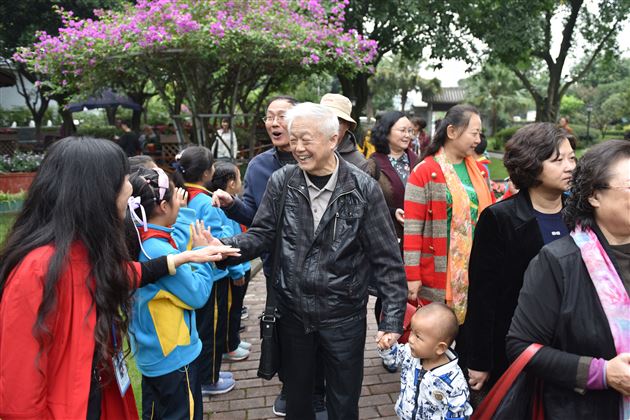 鹤发童颜再相逢便胜却人间无数——棠外重阳节敬老活动