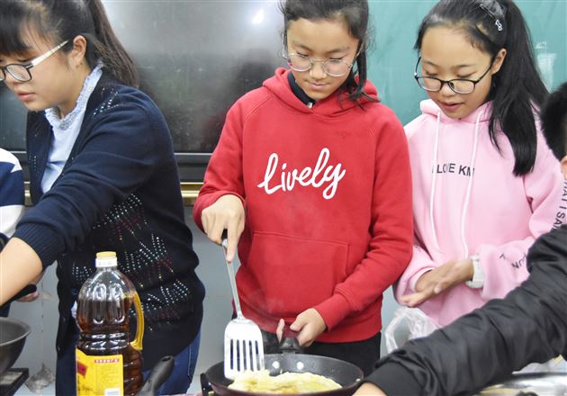 给孩子们教育的另一片自由天空——记我校初2018级第二课堂活动