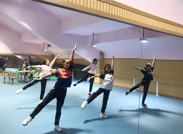 给孩子们教育的另一片自由天空——记我校初2018级第二课堂活动