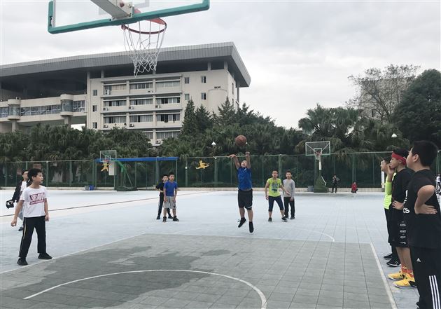 “比赛”与“教学”齐飞“精彩”共“成长”一色——记棠外附小2018年秋季五六年级班级篮球比赛