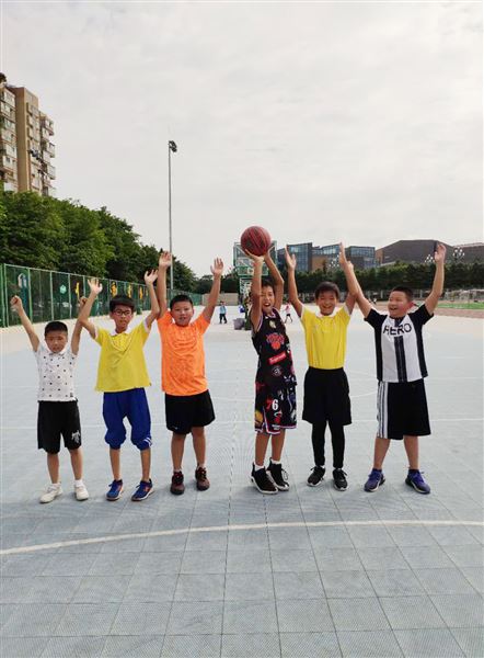 “比赛”与“教学”齐飞“精彩”共“成长”一色——记棠外附小2018年秋季五六年级班级篮球比赛
