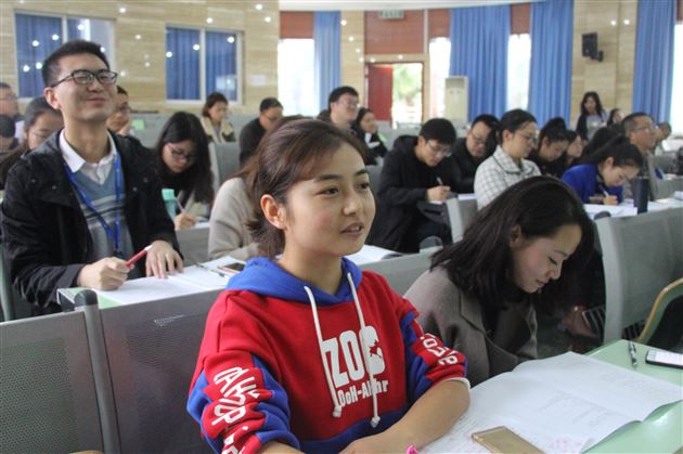 双流区初中数学学科带头人示范课研讨会在我校举行