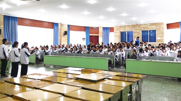 用英语讲述我们身边的故事——高二创新班开展主题为“DigitalStorytellingProject”的英语项目式学习成果展示及评比活动