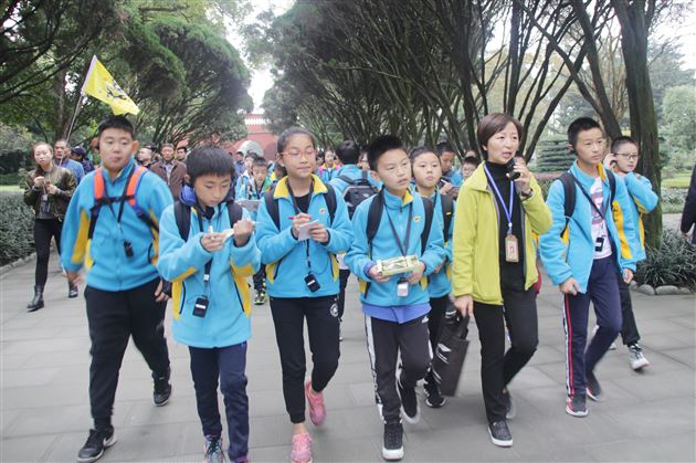 拜水都江堰问道玉垒山——记棠外附小六年级社会实践活动