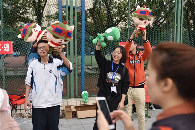 爱心恒久远义卖情无限——棠外第十五届师生爱心义卖活动